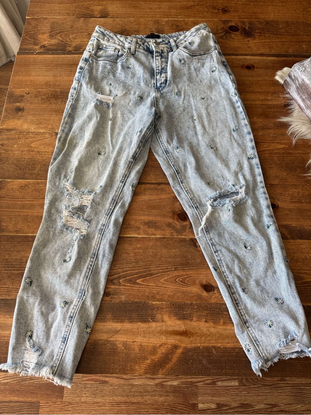 Light Blue Distressed Junior’s Jeans with Embroidered Detail